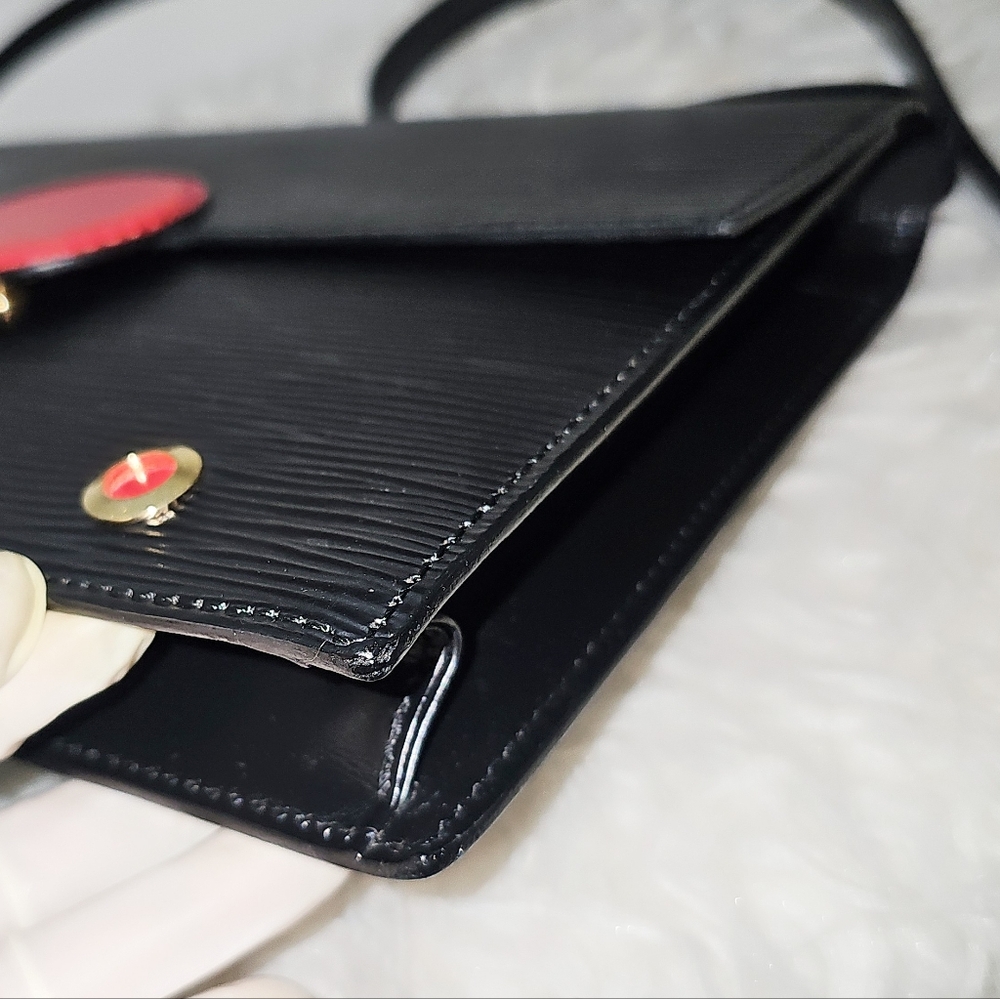 🔥😍Beautiful Condition😍🔥 Authentic Louis Vuitton Crossbody Bag Epi - Picture 8 of 17